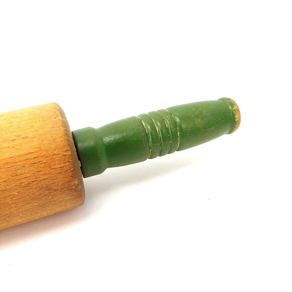 Vintage Wooden Rolling Pin With Green Handles - Picture 3 of 5